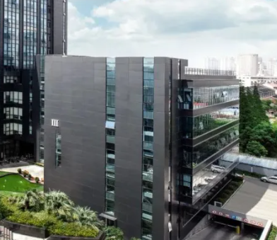 深圳市龙鸿源市场管理有限公司商铺招商租赁中的风险评估与防控策略