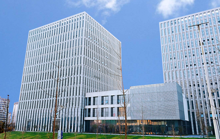 深圳市龙鸿源市场管理有限公司商铺招商租赁中的风险评估与防控策略